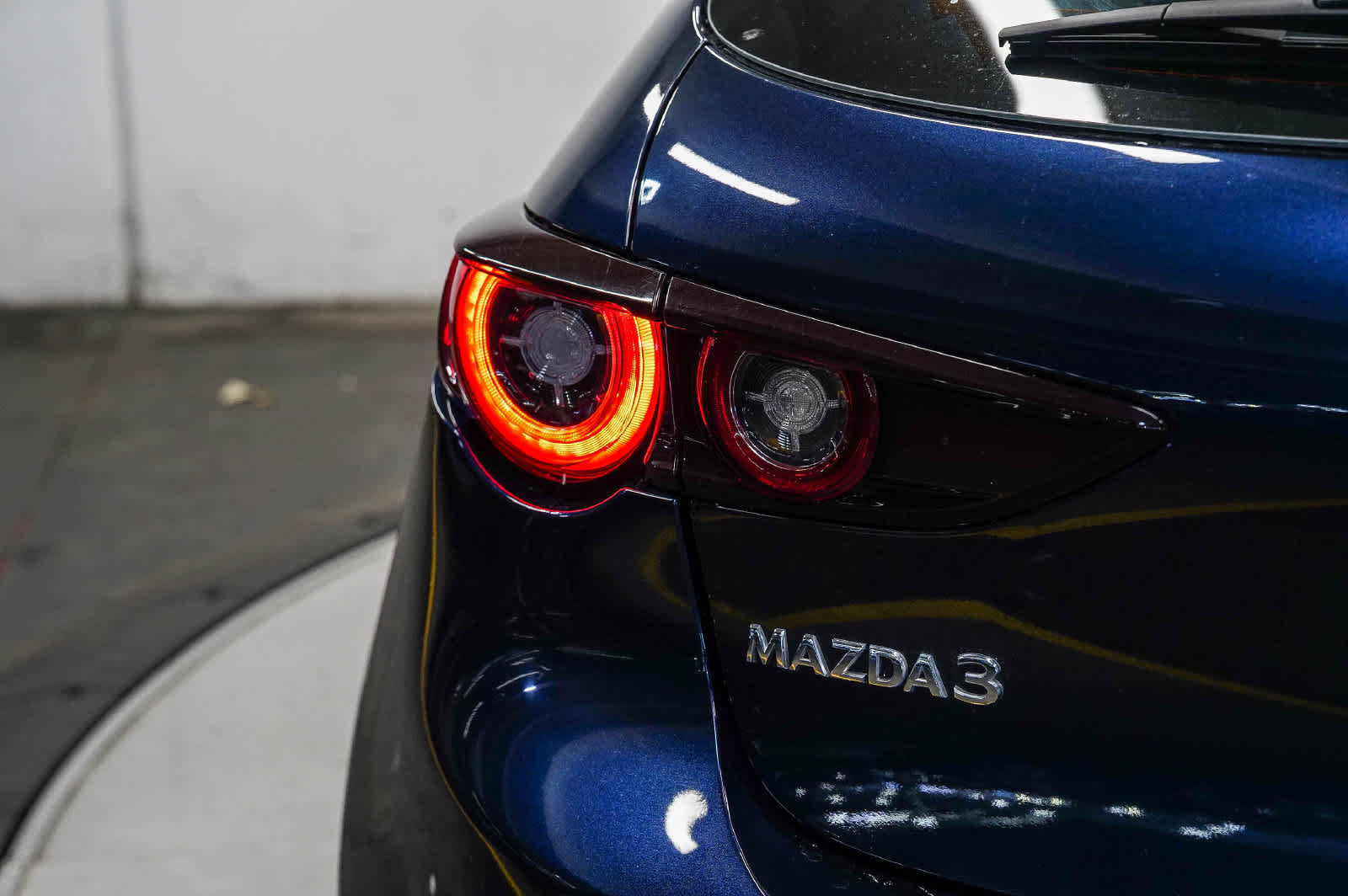 Used 2022 MAZDA MAZDA3 s FWD image 11