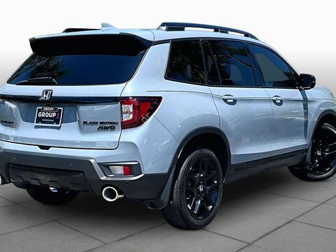 Certified 2024 Honda Passport Black Edition image 13
