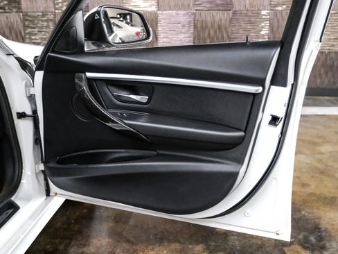 Used 2018 BMW 330i Sedan RWD image 36