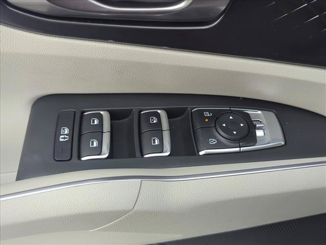 Used 2024 Kia Sorento S FWD image 8