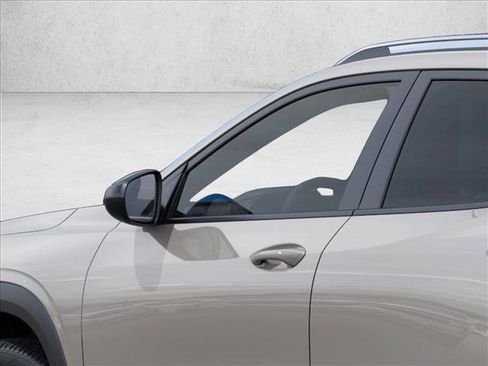 New 2026 Chevrolet Trax ACTIV w/ Sunroof Package FWD image 12