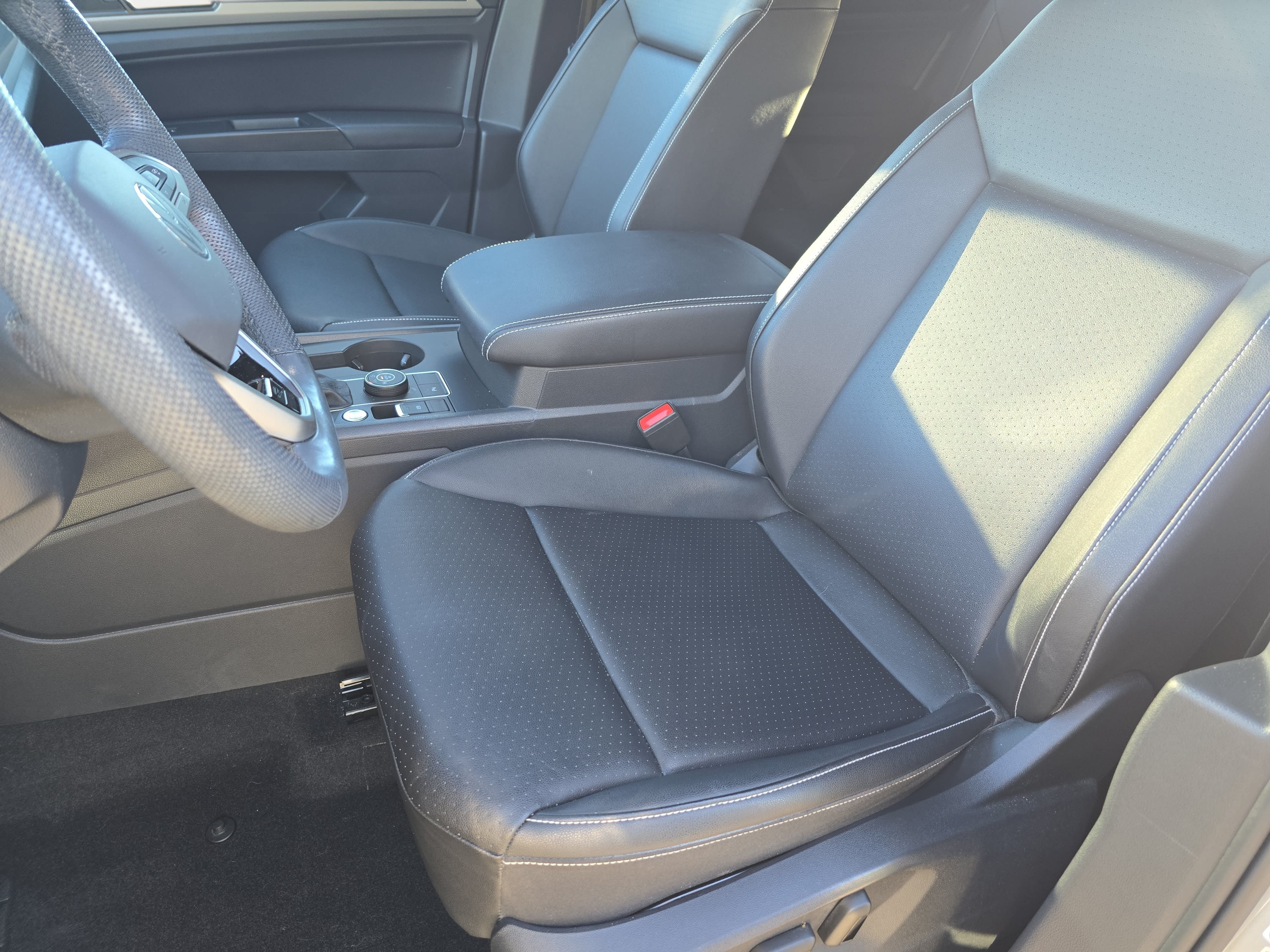Used 2020 Volkswagen Atlas Cross Sport SE w/ Towing Package AWD/4WD image 15