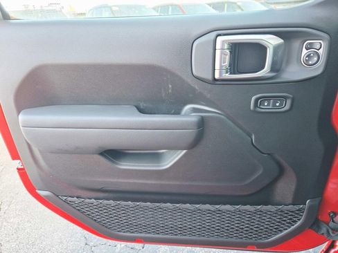 New 2026 Jeep Wrangler Unlimited Rubicon w/ Technology Group image 31