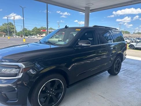 Used 2023 Ford Expedition Limited AWD/4WD image 8