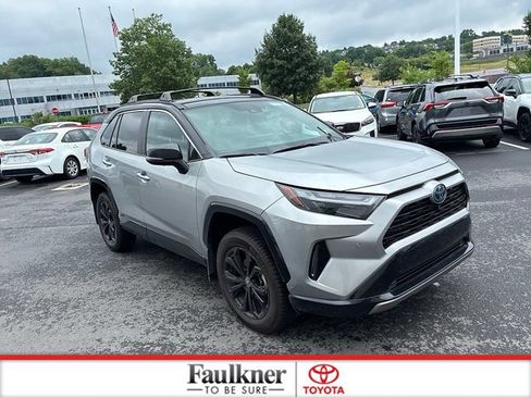 Used 2023 Toyota RAV4 XSE AWD/4WD image 2