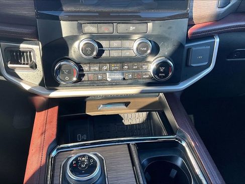Used 2024 Ford Expedition Limited AWD/4WD image 16