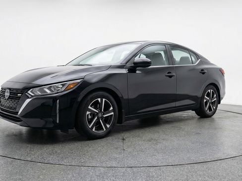 Used 2025 Nissan Sentra SV FWD image 3