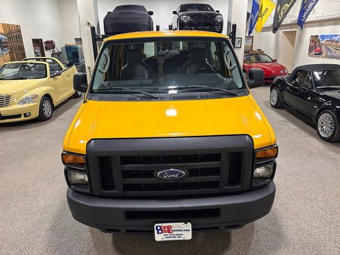 Used 2009 Ford E-150 and Econoline 150 Wagon image 3