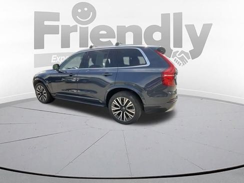 Used 2022 Volvo XC90 T5 Momentum w/ Climate Package AWD/4WD image 3