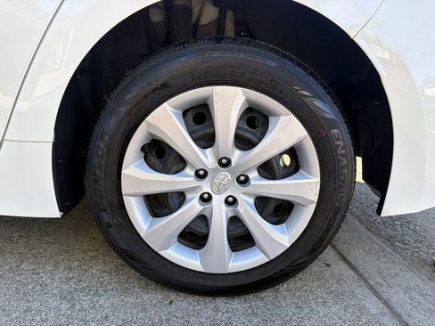 Used 2023 Toyota Corolla LE image 12