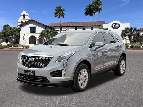 Used 2023 Cadillac XT5 Luxury w/ LPO, Floor Liner Package FWD image 5