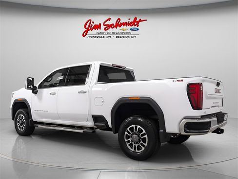 Used 2024 GMC Sierra 2500 SLT w/ SLT Convenience Package image 4