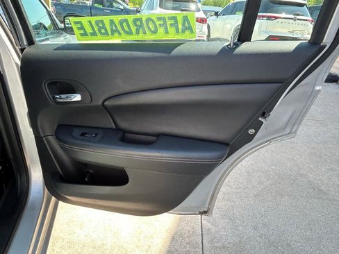 Used 2012 Chrysler 200 Limited FWD image 15