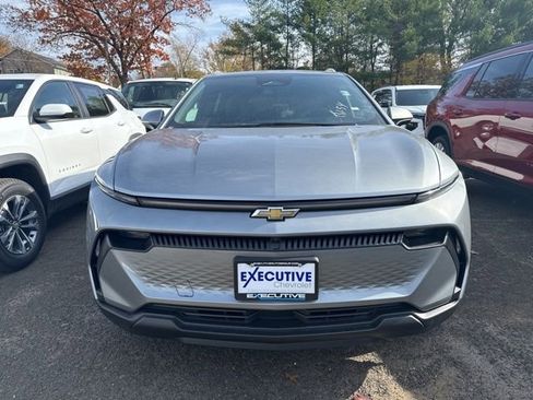 New 2026 Chevrolet Equinox EV LT image 6