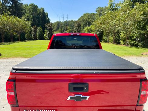 Used 2017 Chevrolet Silverado 1500 LT w/ All Star Edition AWD/4WD image 27