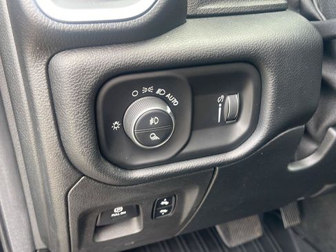 Used 2020 RAM 1500 Big Horn AWD/4WD image 16
