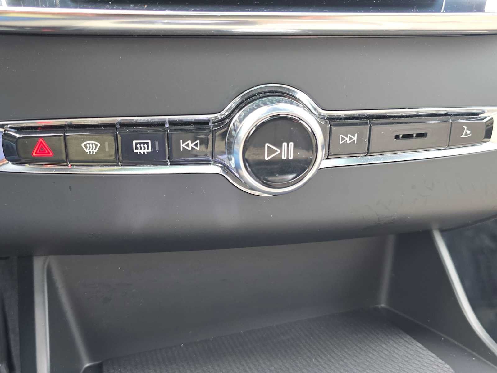 Used 2026 Volvo XC90 B6 Plus w/ Protection Package Premier AWD/4WD image 30
