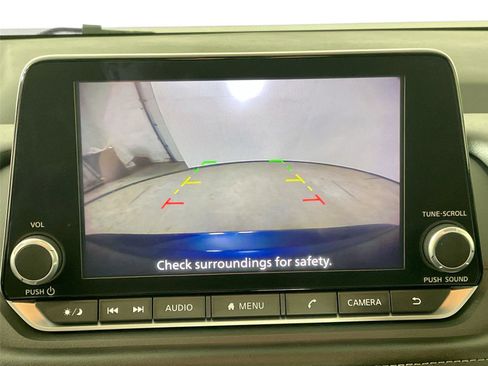 Used 2025 Nissan Rogue SV image 6