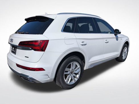 Used 2023 Audi Q5 2.0T Premium w/ Convenience Package AWD/4WD image 3