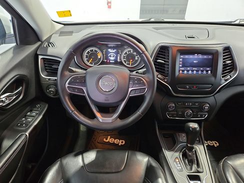 Used 2020 Jeep Cherokee Latitude Plus image 7