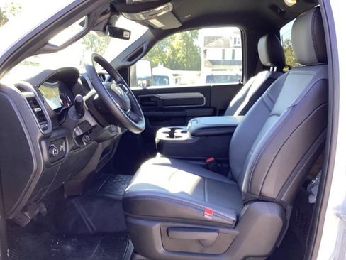 New 2025 RAM 5500 Tradesman AWD/4WD image 18