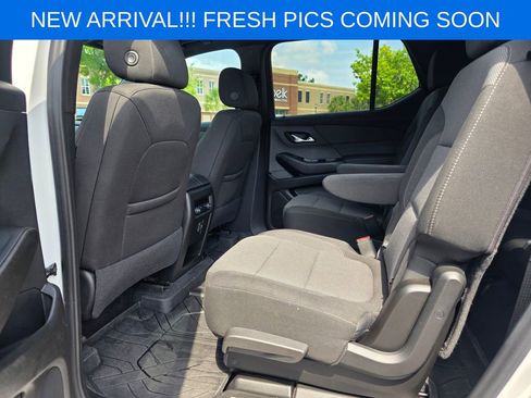 Used 2023 Chevrolet Traverse LT FWD image 16