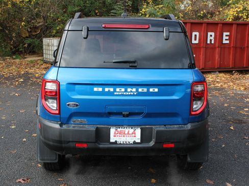 Used 2022 Ford Bronco Sport Badlands image 9