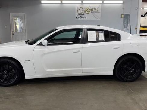 Used 2014 Dodge Charger R/T RWD image 15