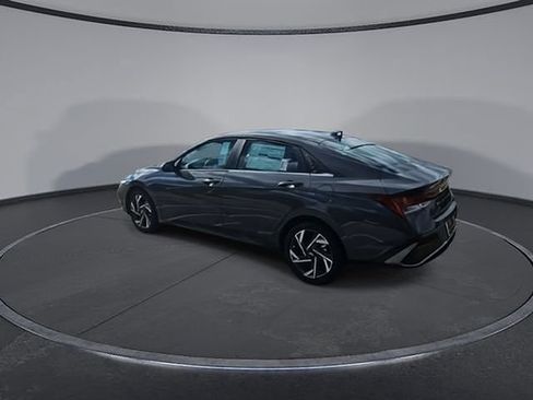 New 2025 Hyundai Elantra Limited w/ Cargo Package image 9