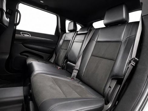 Used 2019 Jeep Grand Cherokee Altitude AWD/4WD image 19