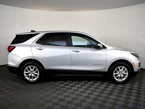Used 2022 Chevrolet Equinox LT w/ Driver Convenience Package image 7