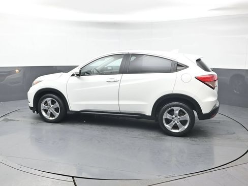 Used 2017 Honda HR-V EX image 4
