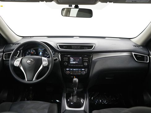 Used 2016 Nissan Rogue SV AWD/4WD image 13