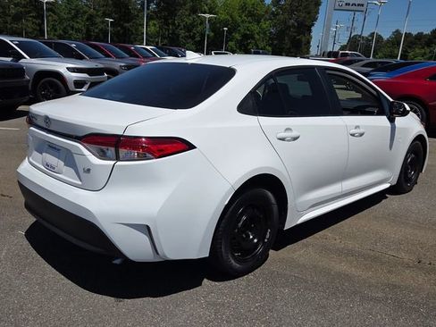 Used 2024 Toyota Corolla LE FWD image 12
