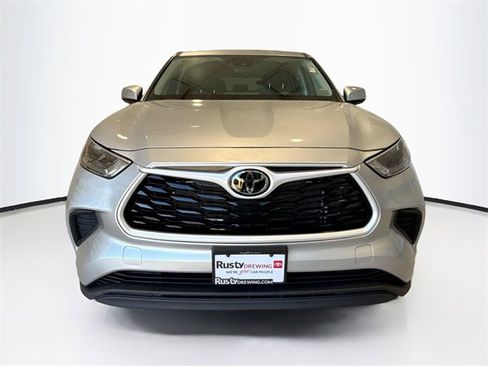 Certified 2023 Toyota Highlander L image 2