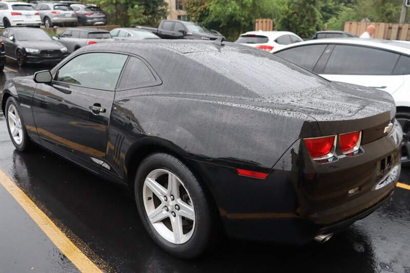 Used 2011 Chevrolet Camaro LT RWD image 5