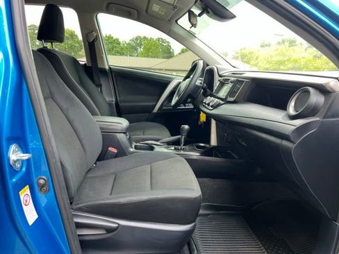Used 2017 Toyota RAV4 LE w/ All Weather Liner Package FWD image 21