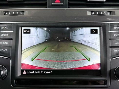 Used 2017 Volkswagen Golf Alltrack S image 33