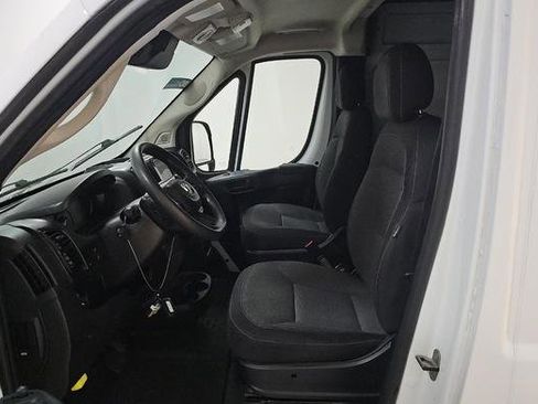 Used 2024 RAM ProMaster 2500 w/ Convenience Group FWD image 5
