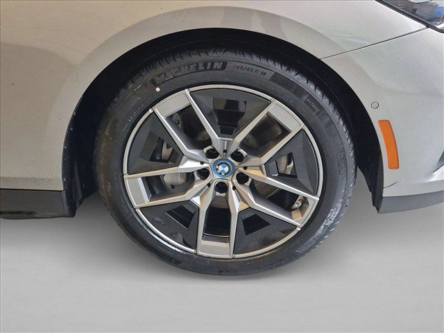 Used 2024 BMW i5 eDrive40i w/ Premium Package RWD image 24