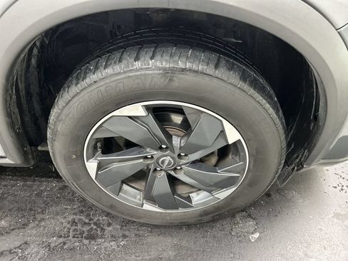 Used 2024 Nissan Rogue SV AWD/4WD image 8