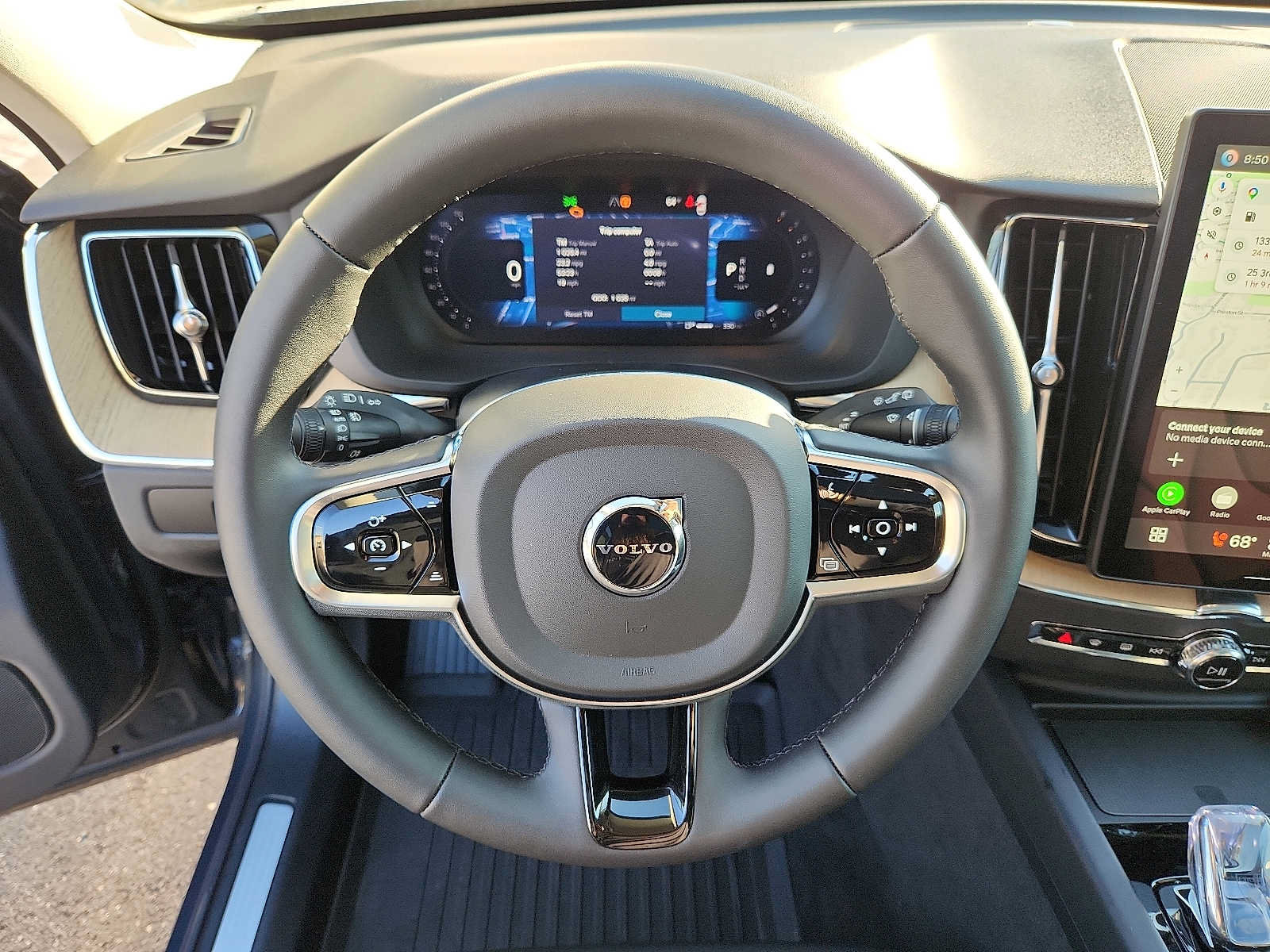 Used 2027 Volvo XC60 B5 Core AWD/4WD image 18
