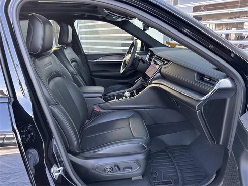 Used 2023 Jeep Grand Cherokee Overland image 9