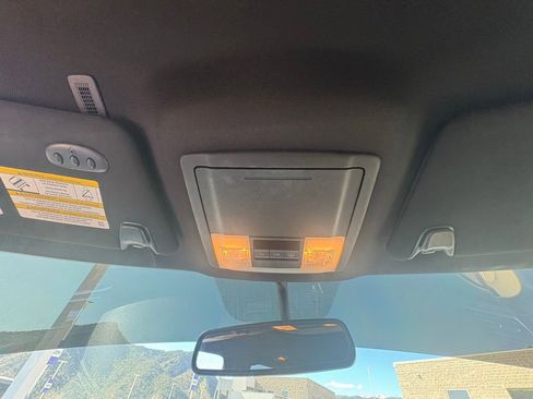 Used 2017 Ford Explorer Limited image 23