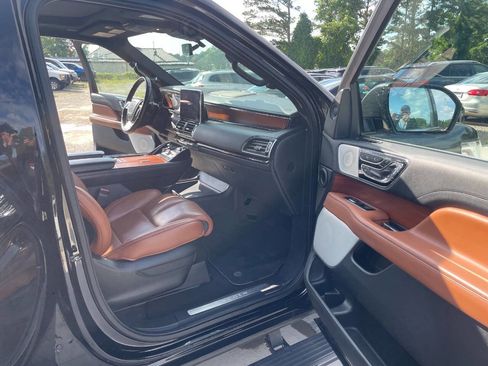Used 2018 Lincoln Navigator Reserve w/ Technology Package AWD/4WD image 50