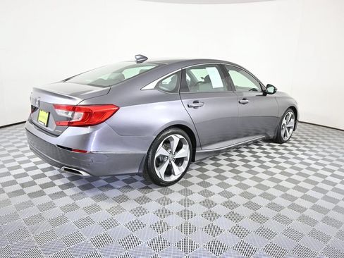 Used 2018 Honda Accord Touring image 6