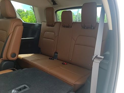 Used 2023 Nissan Pathfinder Platinum AWD/4WD image 27