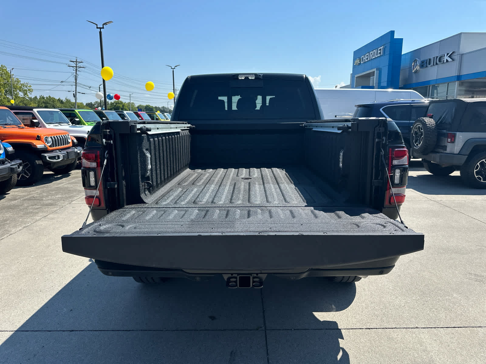 Used 2024 RAM 3500 Limited AWD/4WD image 9