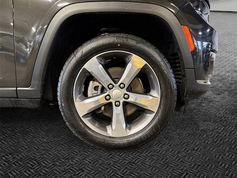 Used 2022 Jeep Grand Cherokee L Limited image 11