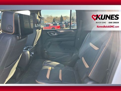 Used 2023 GMC Yukon XL AT4 image 7